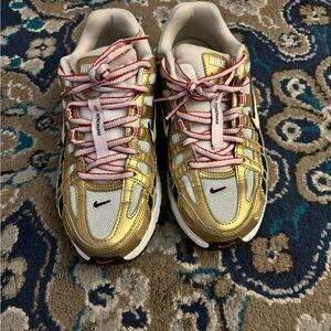 Nike Women's Gold and White Athletic Sneakers
